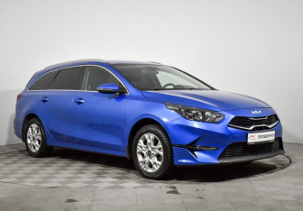 Подержанный автомобиль Kia Ceed Wagon 2022 года (3 фото)