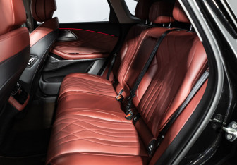 Подержанный автомобиль Exeed RX 2023 года (10 фото)