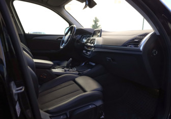 Подержанный автомобиль BMW X3 2018 года (26 фото)