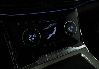 Подержанный автомобиль Exeed VX 2023 года (17 фото)