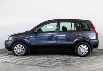 Подержанный автомобиль Ford Fusion 2007 года (8 фото)