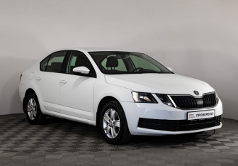 Подержанный автомобиль Skoda Octavia Liftback 2017 года (3 фото)