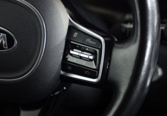 Подержанный автомобиль Kia Sorento 2021 года (11 фото)