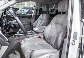 Подержанный автомобиль Audi Q7 2021 года (18 фото)