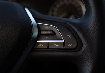 Подержанный автомобиль Infiniti QX50 2018 года (12 фото)