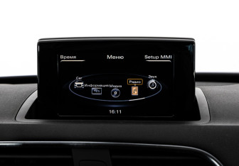 Подержанный автомобиль Audi Q3 2012 года (16 фото)