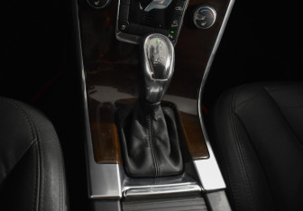 Подержанный автомобиль Volvo XC60 2012 года (16 фото)