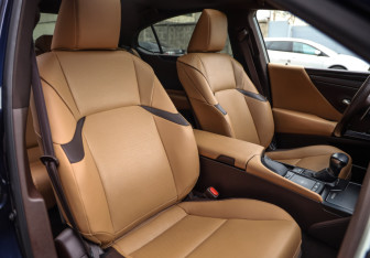 Подержанный автомобиль Lexus ES 2021 года (27 фото)