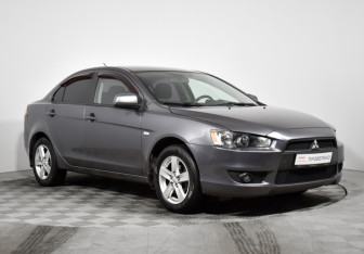 Подержанный автомобиль Mitsubishi Lancer Sedan 2008 года (3 фото)