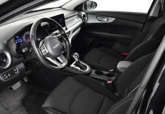 Подержанный автомобиль Kia Cerato Sedan 2022 года (9 фото)