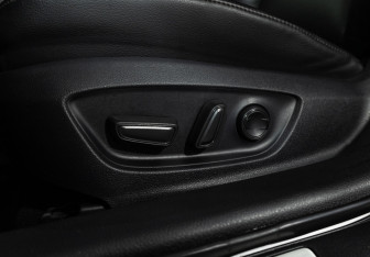 Подержанный автомобиль Toyota Camry Sedan 2018 года (18 фото)
