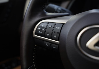 Подержанный автомобиль Lexus RX 2016 года (14 фото)