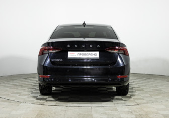 Подержанный автомобиль Skoda Octavia Liftback 2021 года (6 фото)