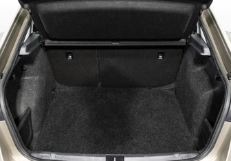 Подержанный автомобиль Skoda Rapid Liftback 2021 года (18 фото)