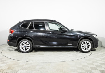 Подержанный автомобиль BMW X1 2013 года (4 фото)