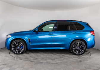 Подержанный автомобиль BMW X5 M 2017 года (7 фото)