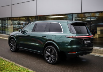 Подержанный автомобиль LiXiang L9 2023 года (6 фото)