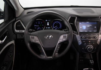 Подержанный автомобиль Hyundai Santa Fe 2015 года (10 фото)
