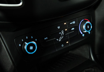 Подержанный автомобиль Ford Focus Hatchback 2017 года (15 фото)