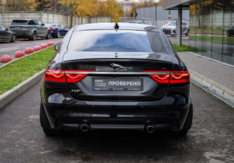 Подержанный автомобиль Jaguar XF Sedan 2017 года (5 фото)