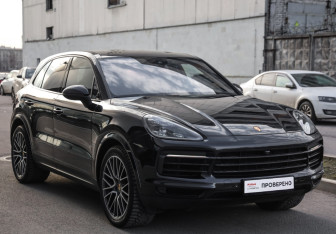 Подержанный автомобиль Porsche Cayenne 2019 года (5 фото)