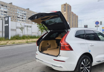 Подержанный автомобиль Volvo XC60 2024 года (8 фото)