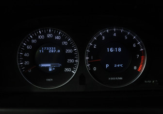 Подержанный автомобиль Volvo S80 2010 года (12 фото)