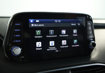 Подержанный автомобиль Hyundai Santa Fe 2019 года (13 фото)