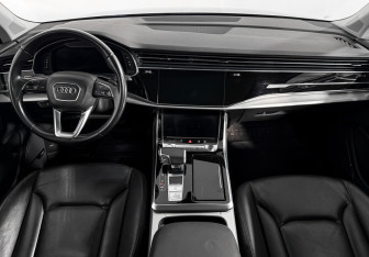 Подержанный автомобиль Audi Q7 2020 года (15 фото)