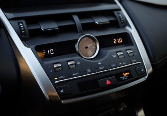 Подержанный автомобиль Lexus NX 2017 года (20 фото)