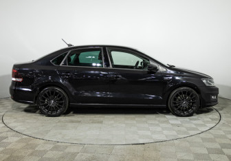 Подержанный автомобиль Volkswagen Polo Sedan 2019 года (4 фото)