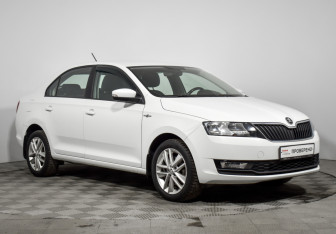 Подержанный автомобиль Skoda Rapid Liftback 2018 года (3 фото)