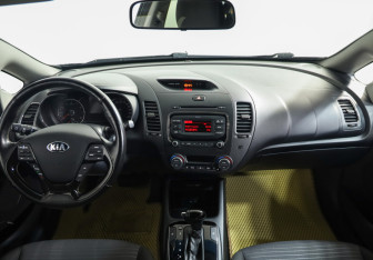 Подержанный автомобиль Kia Cerato Sedan 2018 года (10 фото)