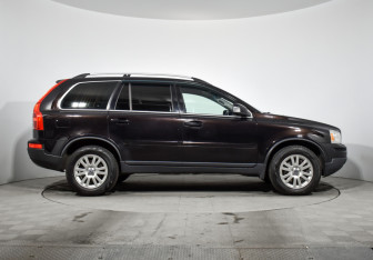 Подержанный автомобиль Volvo XC90 2011 года (4 фото)