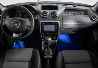 Подержанный автомобиль Renault Duster 2012 года (16 фото)