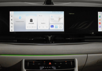Подержанный автомобиль Voyah Dream 2023 года (22 фото)