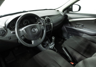 Подержанный автомобиль Nissan Almera Sedan 2014 года (11 фото)