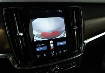 Подержанный автомобиль Volvo S90 2017 года (17 фото)