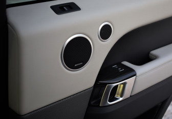 Подержанный автомобиль Land Rover Range Rover Sport 2016 года (24 фото)