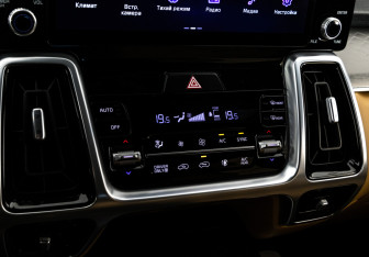 Подержанный автомобиль Kia Sorento 2021 года (17 фото)