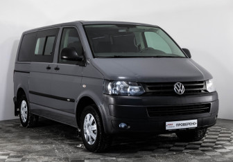 Подержанный автомобиль Volkswagen Caravelle 2014 года (3 фото)