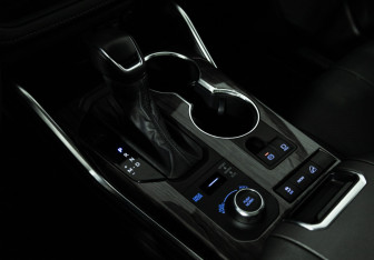 Подержанный автомобиль Toyota Highlander 2021 года (19 фото)