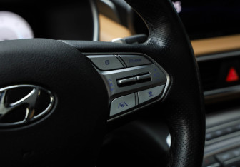 Подержанный автомобиль Hyundai Santa Fe 2022 года (13 фото)