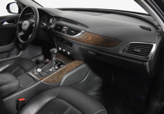 Подержанный автомобиль Audi A6 Sedan 2013 года (12 фото)