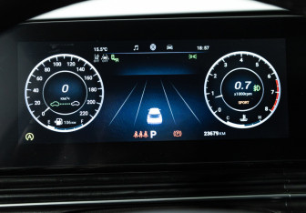 Подержанный автомобиль Omoda C5 2023 года (12 фото)