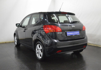 Подержанный автомобиль Kia Venga 2014 года (7 фото)