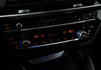 Подержанный автомобиль BMW X4 2019 года (20 фото)