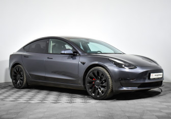 Подержанный автомобиль Tesla Model 3 2023 года (3 фото)