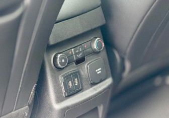 Подержанный автомобиль Ford Explorer 2019 года (23 фото)