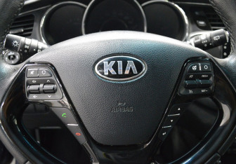 Подержанный автомобиль Kia Ceed Wagon 2016 года (15 фото)